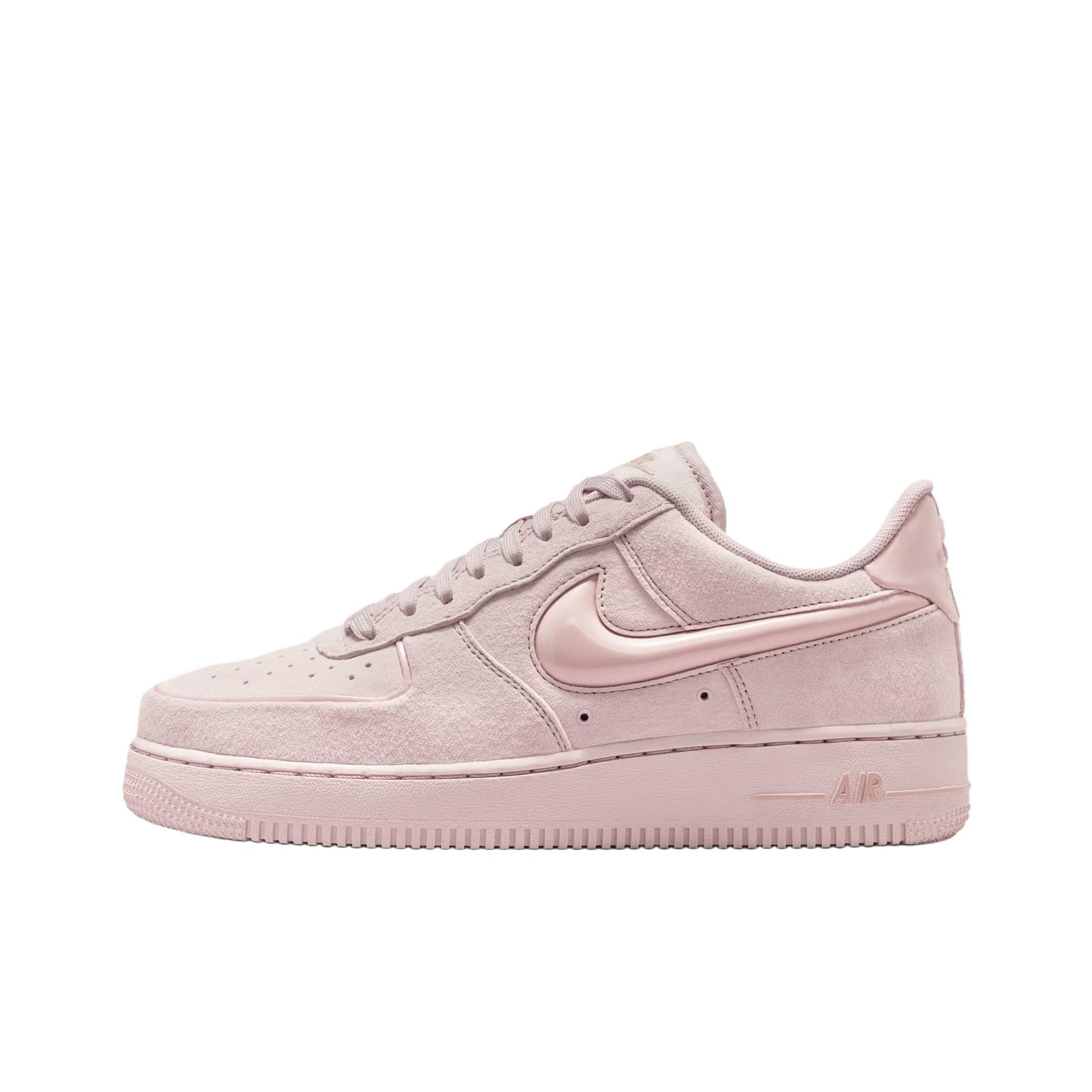 حذاء نايك اير فورس 1 مصنوع من  - مراجعة Nike Shoes Air Force 1 وسعره