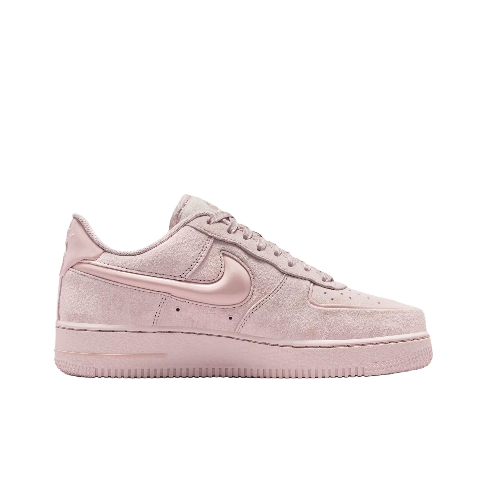 حذاء نايك اير فورس 1 مصنوع من  - مراجعة Nike Shoes Air Force 1 وسعره