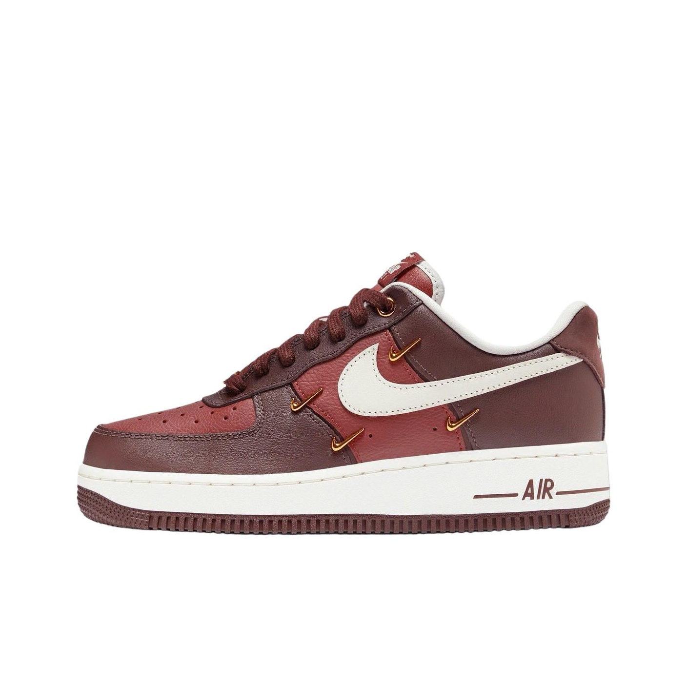 حذاء نايك إير فورس 1 '07 منخفض - مراجعة Nike Shoes Air Force 1 وسعره