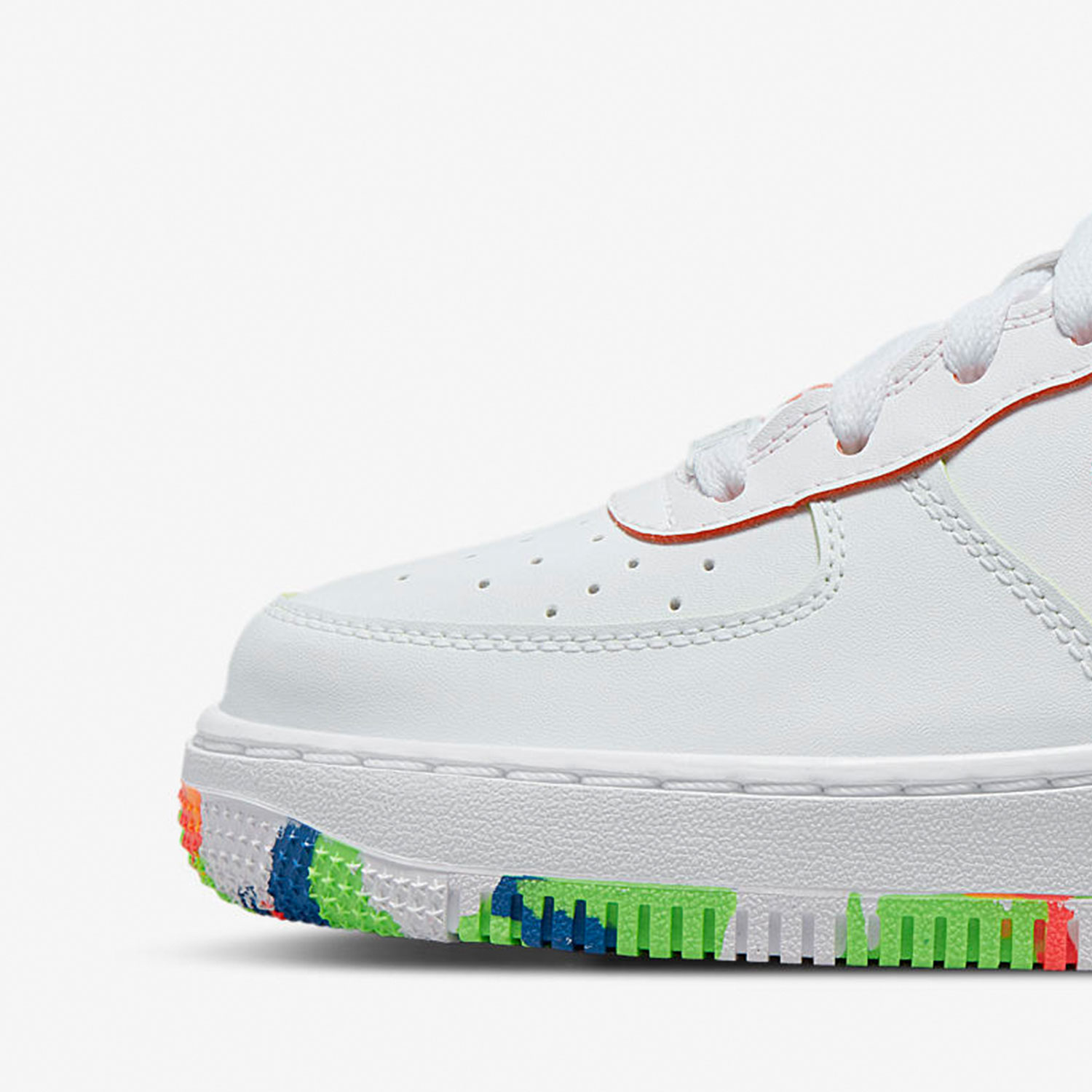 حذاء رياضي نسائي أصلي من Nike  - مراجعة Nike Shoes Air Force 1 وسعره