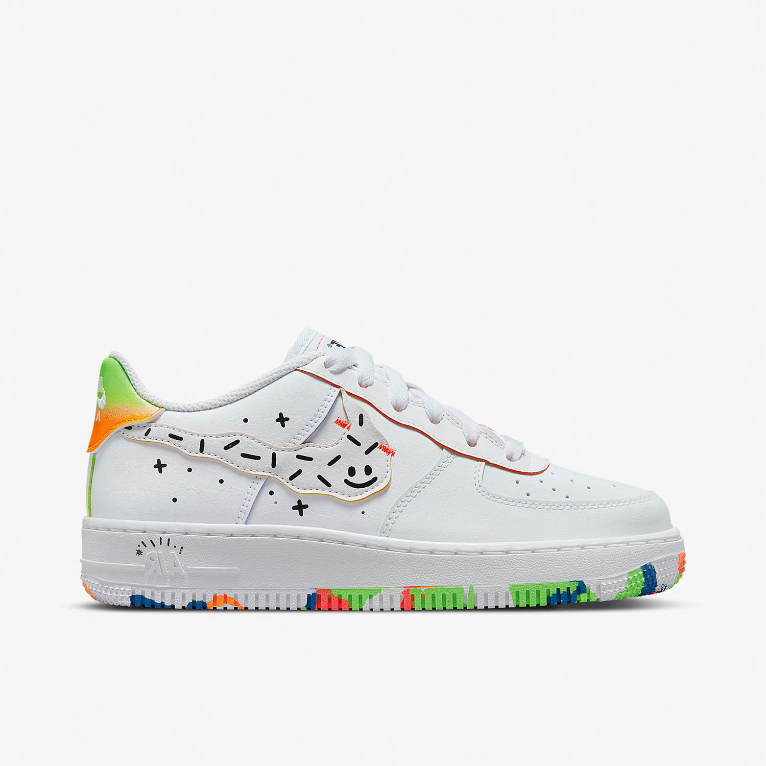 حذاء رياضي نسائي أصلي من Nike  - مراجعة Nike Shoes Air Force 1 وسعره