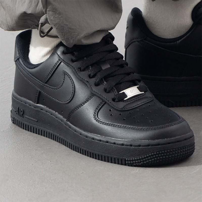 حذاء نايك اير فورس ون للنساء - - مراجعة Nike Shoes Air Force 1 وسعره