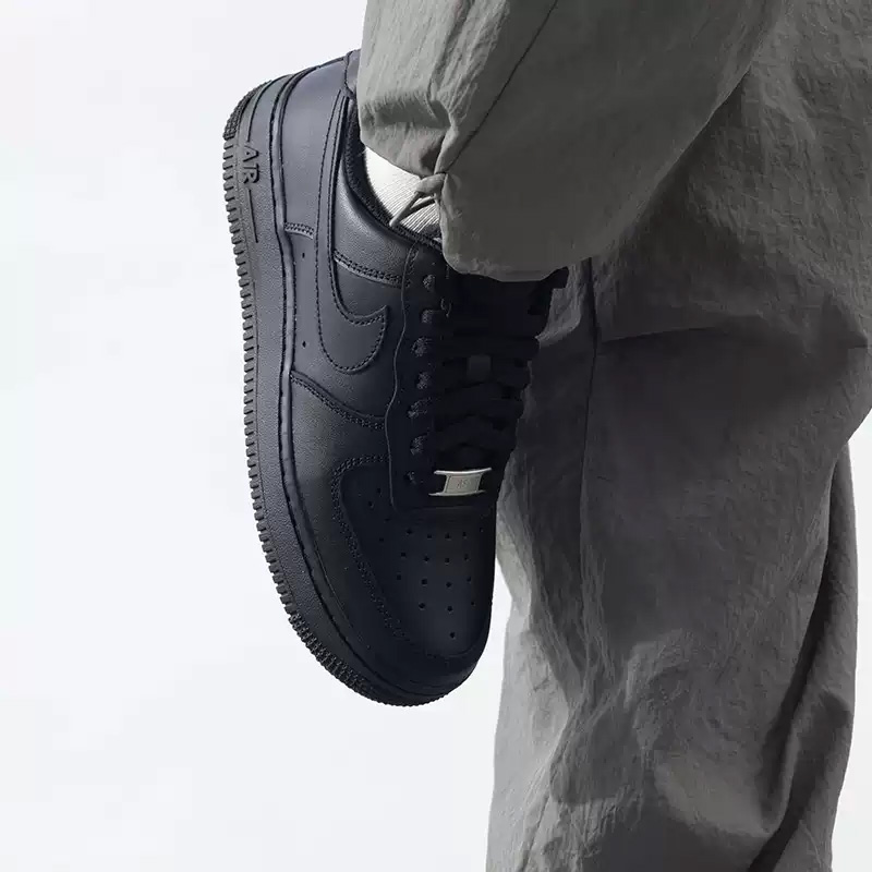 حذاء نايك اير فورس ون للنساء - - مراجعة Nike Shoes Air Force 1 وسعره